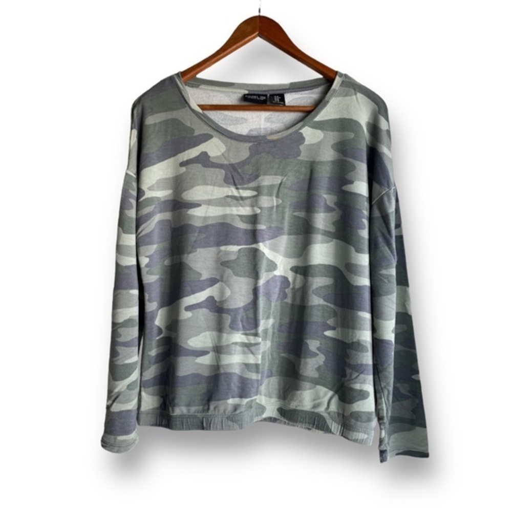Rachel Zoe Long-sleeve camo elastic waist shirt size medium
